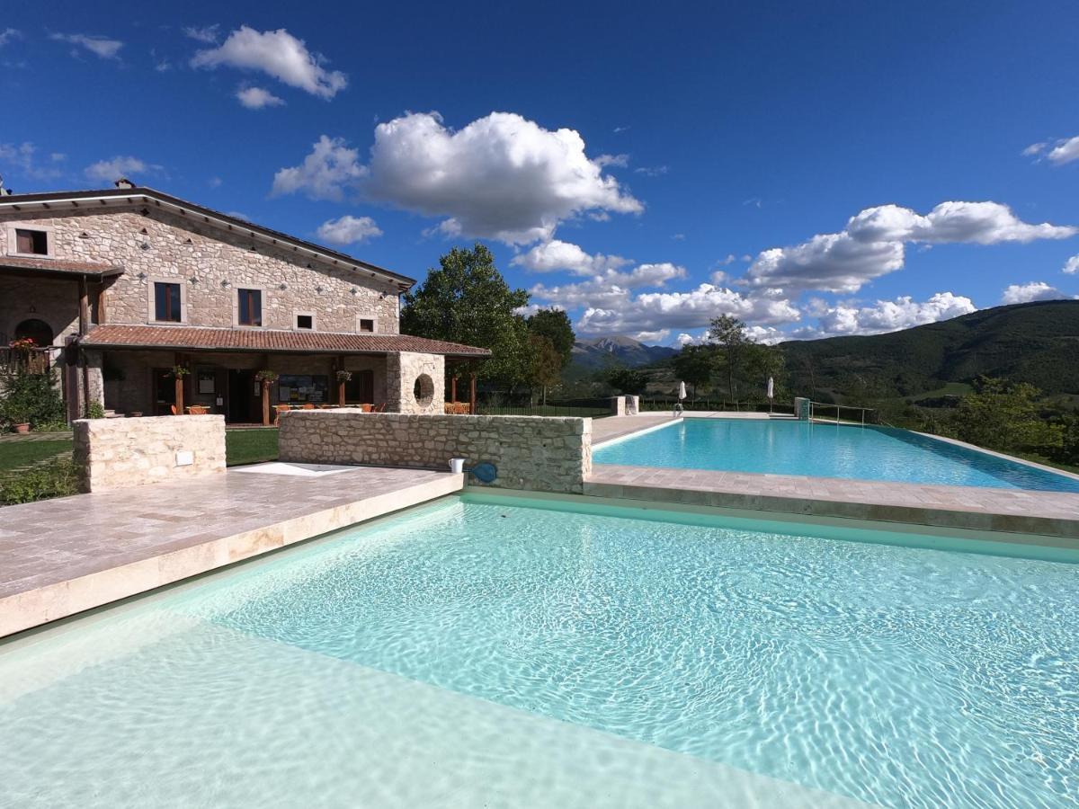 Camping Villaggio Il Collaccio Preci Esterno foto