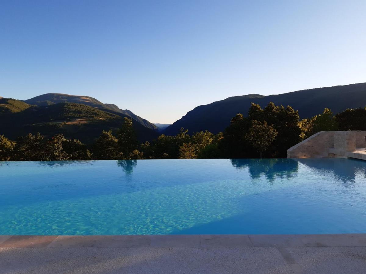Camping Villaggio Il Collaccio Preci Esterno foto